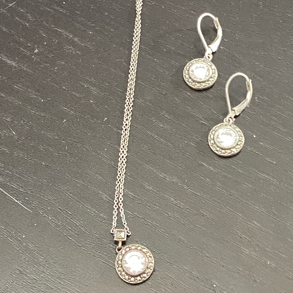 3 piece set jewelry set, necklace and earrings
